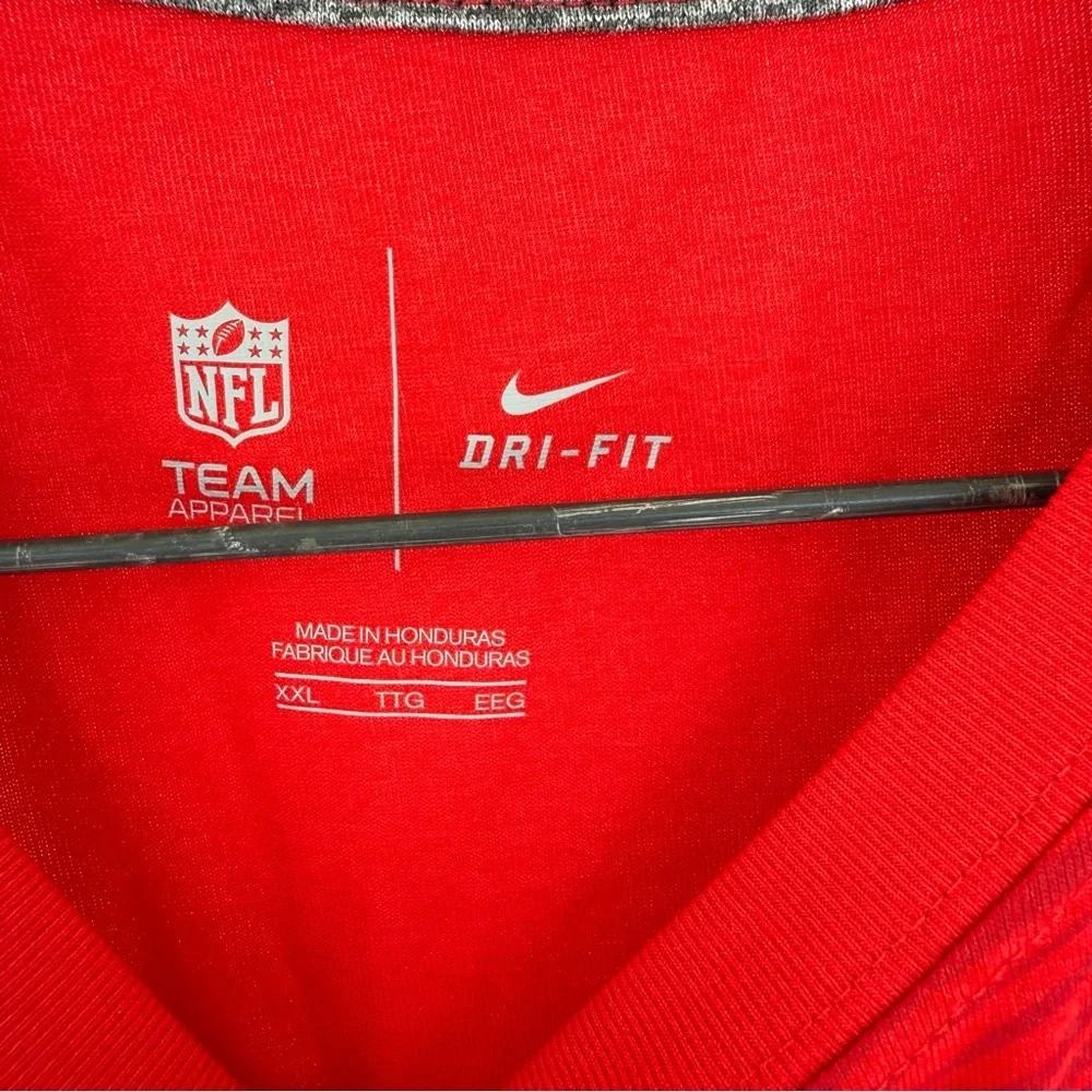 Nike Size XXL NFL Team Apparel Tampa Bay Buccaneers Red Dri-Fit Shirt